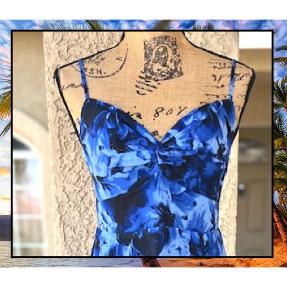 Lulus Beautiful Soul Blue Floral Print Twist-Front Maxi Dress Size M - Picture 2 of 11